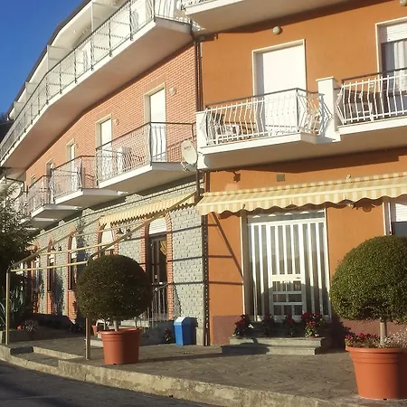Hotel Al Sole Ad Aquila Di Arroscia Im A Trenta Chilometri Dal Mare 2*