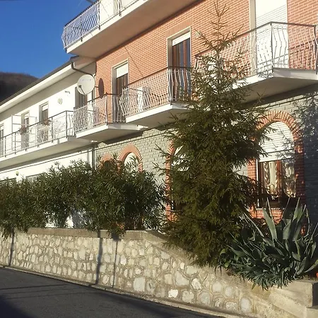 Hotell Al Sole Ad Aquila Di Arroscia Im A Trenta Chilometri Dal Mare Onzo
