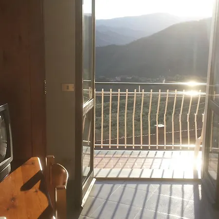 Al Sole Ad Aquila Di Arroscia Im A Trenta Chilometri Dal Mare Hotell 2*