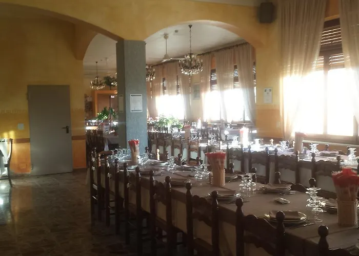 Al Sole Ad Aquila Di Arroscia Im A Trenta Chilometri Dal Mare 2*